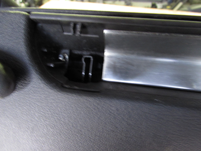 Audi TT Mk1 8N Glove Box Damaged 8N188030210